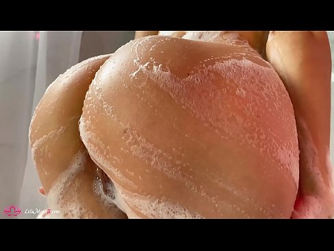 ❤️ Brunette masturbéiert Pussy mat Vibrator fir en intensiven Orgasmus an der Dusch ️ Anal Porno bei eis