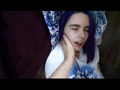 ❤️ Fannt meng Schwëster am Kleederschaf an huet hatt gehollef ️ Anal Porno bei eis